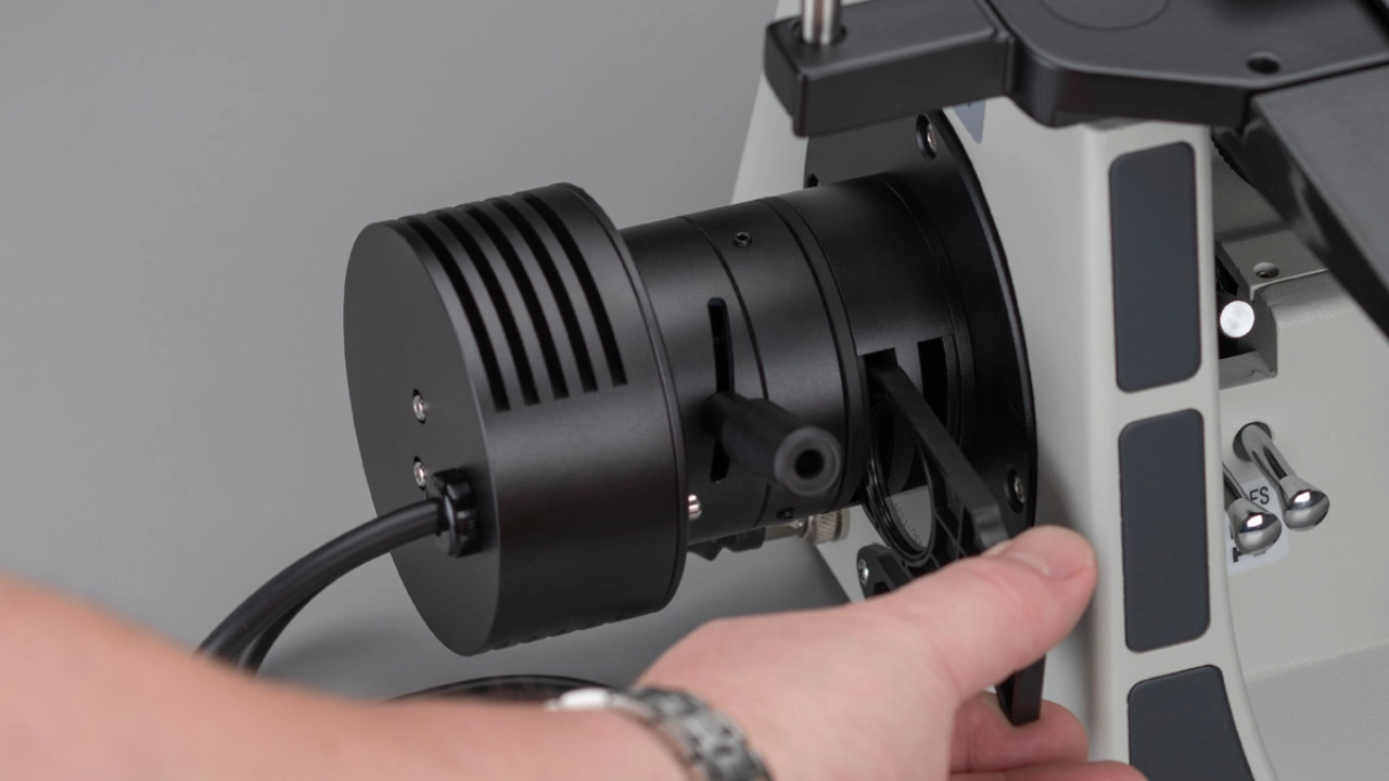 adjustable light source for inverted metallography microscopes