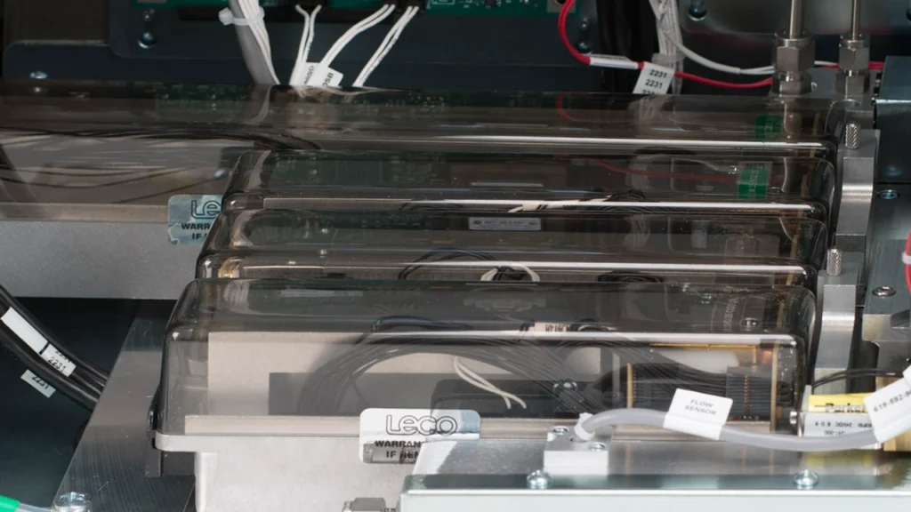 Infrared detection cells inside elemental analyzer