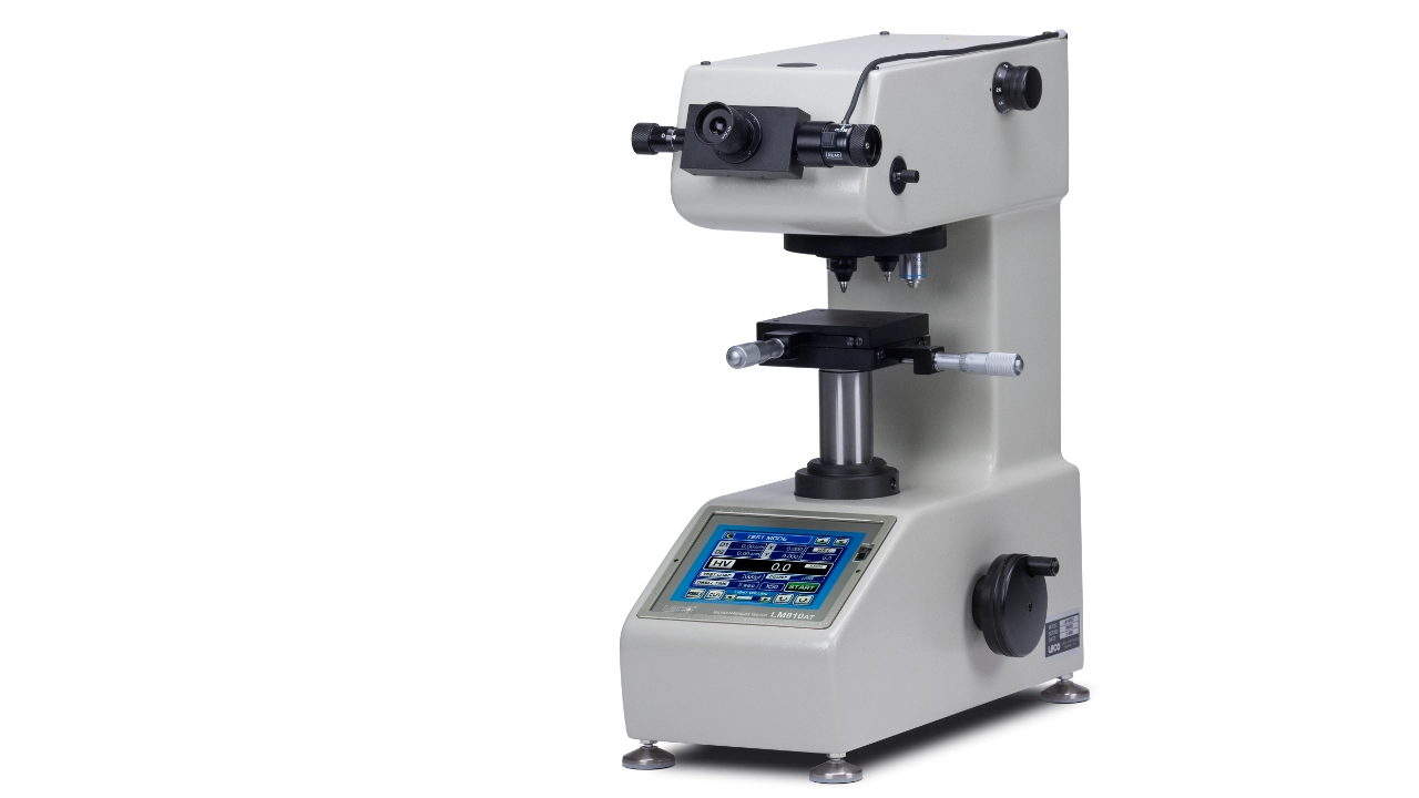 Essai de dureté par microindentation LECO LM810