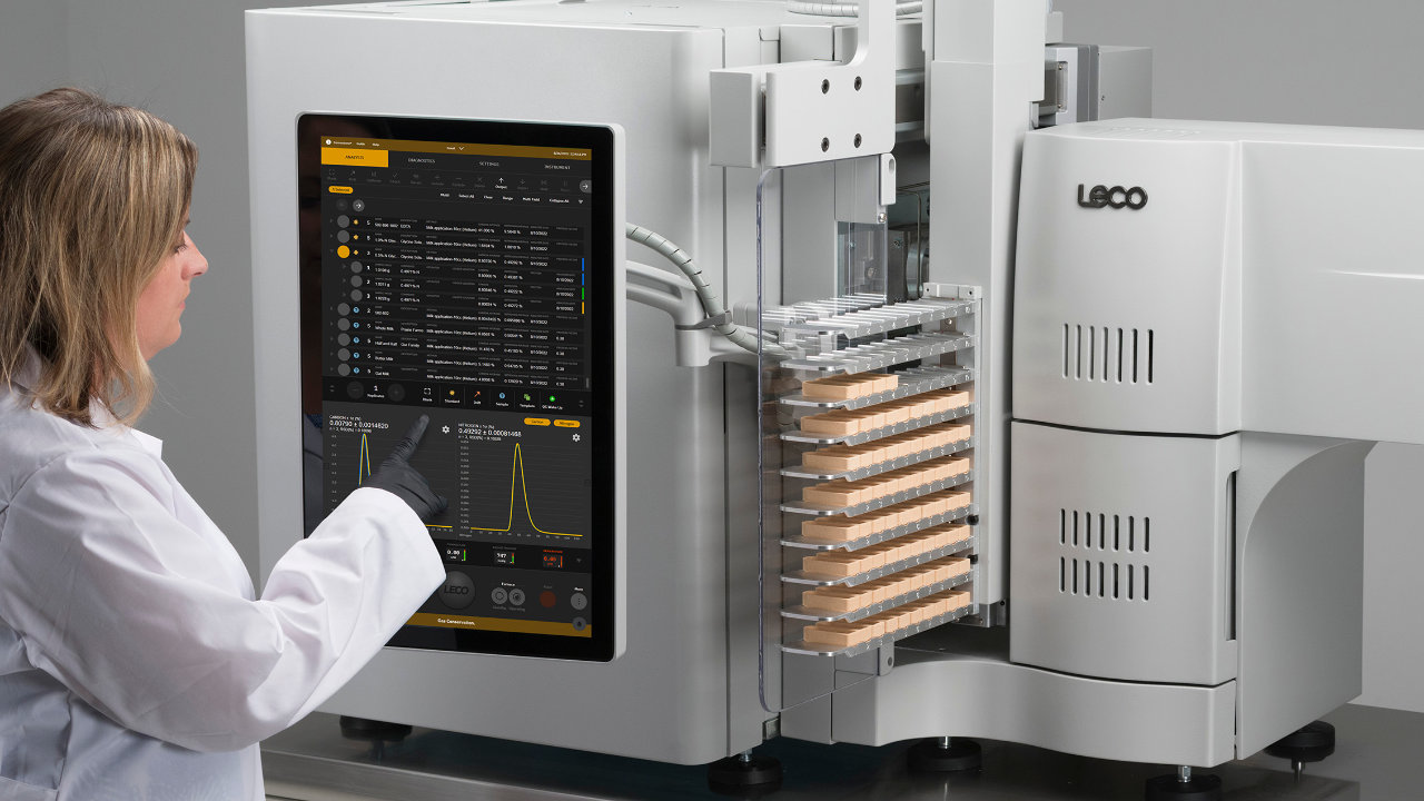 Scientist operation LECO CN928 with sample autoloader