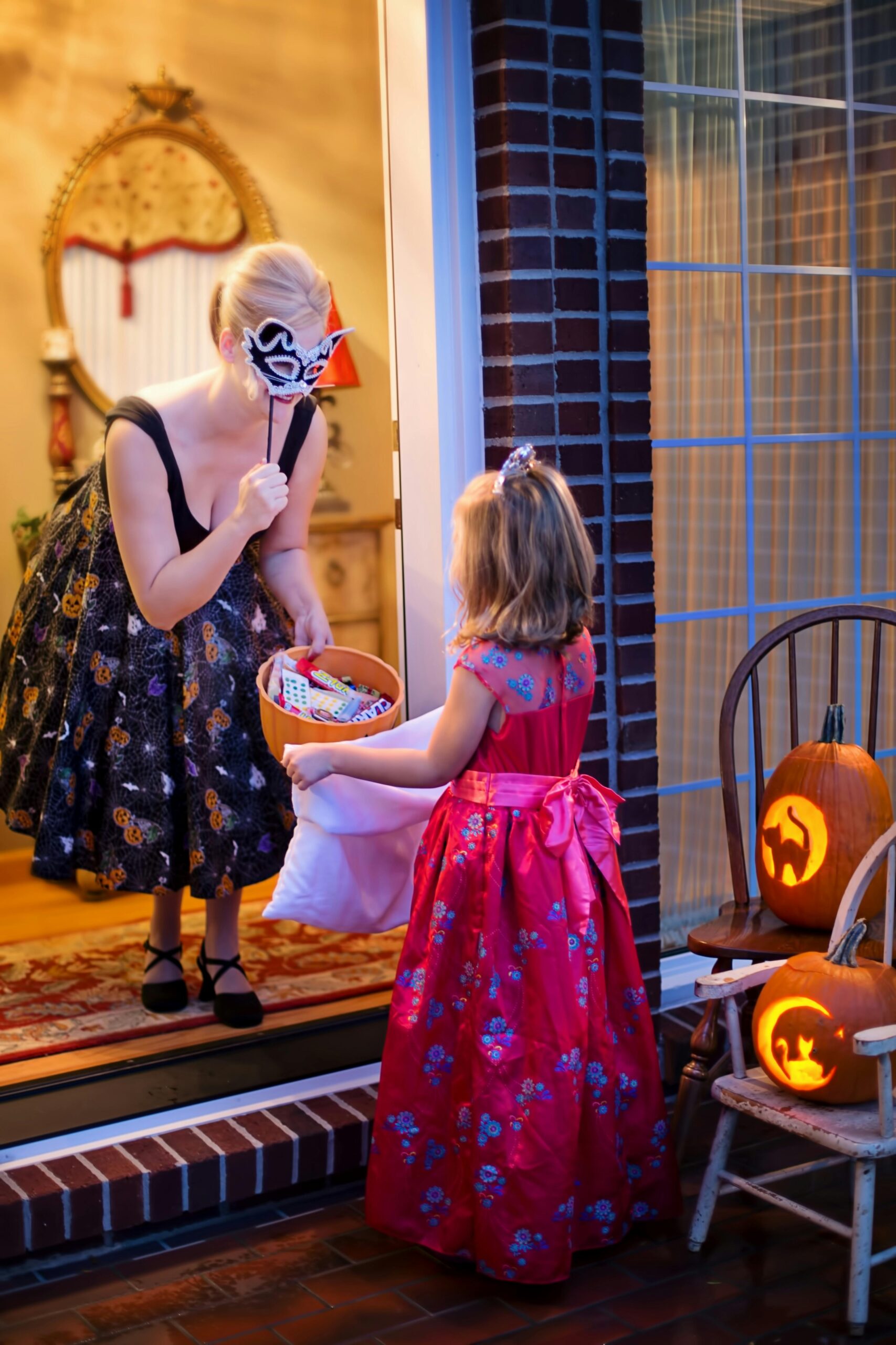 LECO - News - Trick or Treat 01