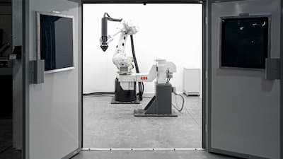 Robot-based manufacturing